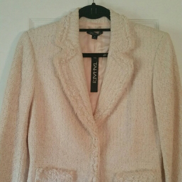 Tahari Jackets & Blazers - Gorgeous TAHARI SILK TWEED BLAZER Size 6